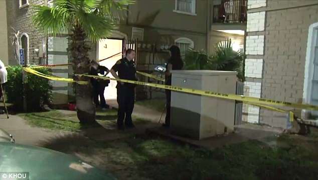 Mẹ đang nấu ăn, con trai nhỏ chạy vào nói Anh con chết rồi khiến cô đau đớn bởi vì lý do nhiều đứa trẻ mắc phải